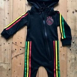 Merkloos Speciale Editie Baby Jogging Overall Anorak Boxpakje AJAX 3de Tenue Tracksuit | Bob Marley 3 Little Birds | Met Duurzaam Rits | In Mooie Cadeaudoos | Maat S- EU62/68