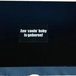 Handmade Kraamcadeau Jongen - Kraamkado Jongen Met Sneakers, Knuffel Met Muziek En Speelgeluid - Rammelaar - Zwangerschap Cadeau - Een Coole Baby Is Geboren - Rechtstreeks Versturen Met Kaart Ook Mogelijk -Baby's Only 550x271 1