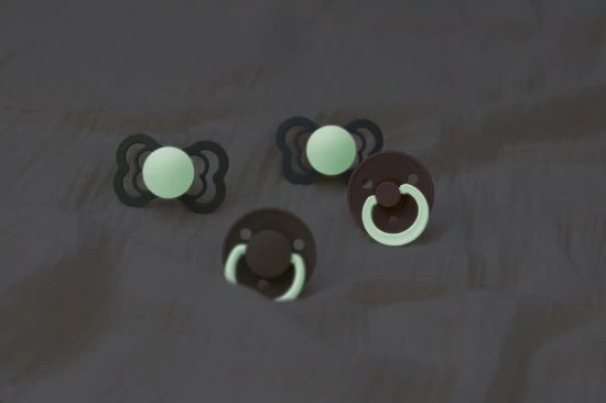 BiBS - Colour Collection - Stage 3 Fopspeen - 18+ Maanden - 2 Stuks - Sage Glow / Cloud Glow 5 BiBS - Colour Collection - Stage 3 Fopspeen - 18+ Maanden - 2 Stuks - Sage Glow / Cloud Glow - Afbeelding 5