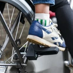 Qibbel 6+ Junior Fietsstoeltje Achter - Blauw Met Bruin Kussentje -Baby's Only 550x550 1167