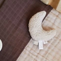 Jollein Rammelaar Moon - Nougat 18 Jollein Rammelaar Moon - Nougat -Baby's Only 550x550 137