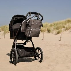 NanaBeebi Luiertas - Rugzak - Met Isoleervak - Grijs - Inclusief Flessenwarmhouder En Kinderwagenhaken -Baby's Only 550x550 720