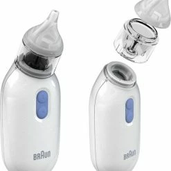 Braun Elektrische Neusreiniger BNA100EU + Reinigingsdoek - Aspirator - Snotzuiger Verkoude Baby - Snoetsenpoetsers - Neuspeer - Baby En Kind Neusreiniger - 2 Herbruikbare Opzetstukken - 2 Zuigstanden - Vaatwasserbestendig - Stressvrije Oplossing -Baby's Only 550x615 1
