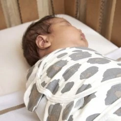 Meyco Panter Swaddlemeyco Inbakerdoek - Neutral - 4-6 Maanden -Baby's Only 550x712 3