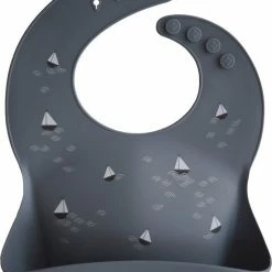 Mushie Siliconen Baby Slabbetje Met Opvangbakje |Cambridge Blue | BPA Ftalaatvrij| Afwasbaar -Baby's Only 550x747 1