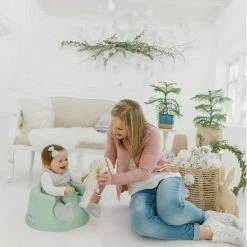 Bumbo Floor Seat - Hemlock Green - Kinderstoel - Zacht Foam -Baby's Only 550x823 5