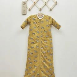 Meyco Baby Slaapzak 4 Seizoenen Zebra Animal - Honey Gold -Baby's Only 550x825 85