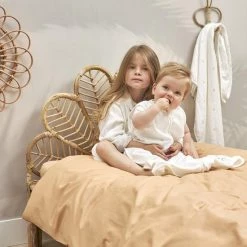 Meyco Uni Dekbedovertrek Ledikant - Camel/Warm Sand - 100x135cm 7 Meyco Uni Dekbedovertrek Ledikant - Camel/Warm Sand - 100x135cm -Baby's Only 550x825 92