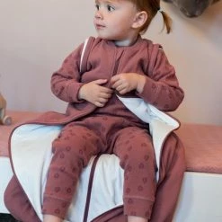 Lodger Winterslaapzak Baby 12-36 Maanden - Hopper Rib - 3,3 TOG - Afritsbare Mouwen - Gemakkelijk Verschonen - Deelbare Rits - Roze - 86/98 -Baby's Only 550x827 2